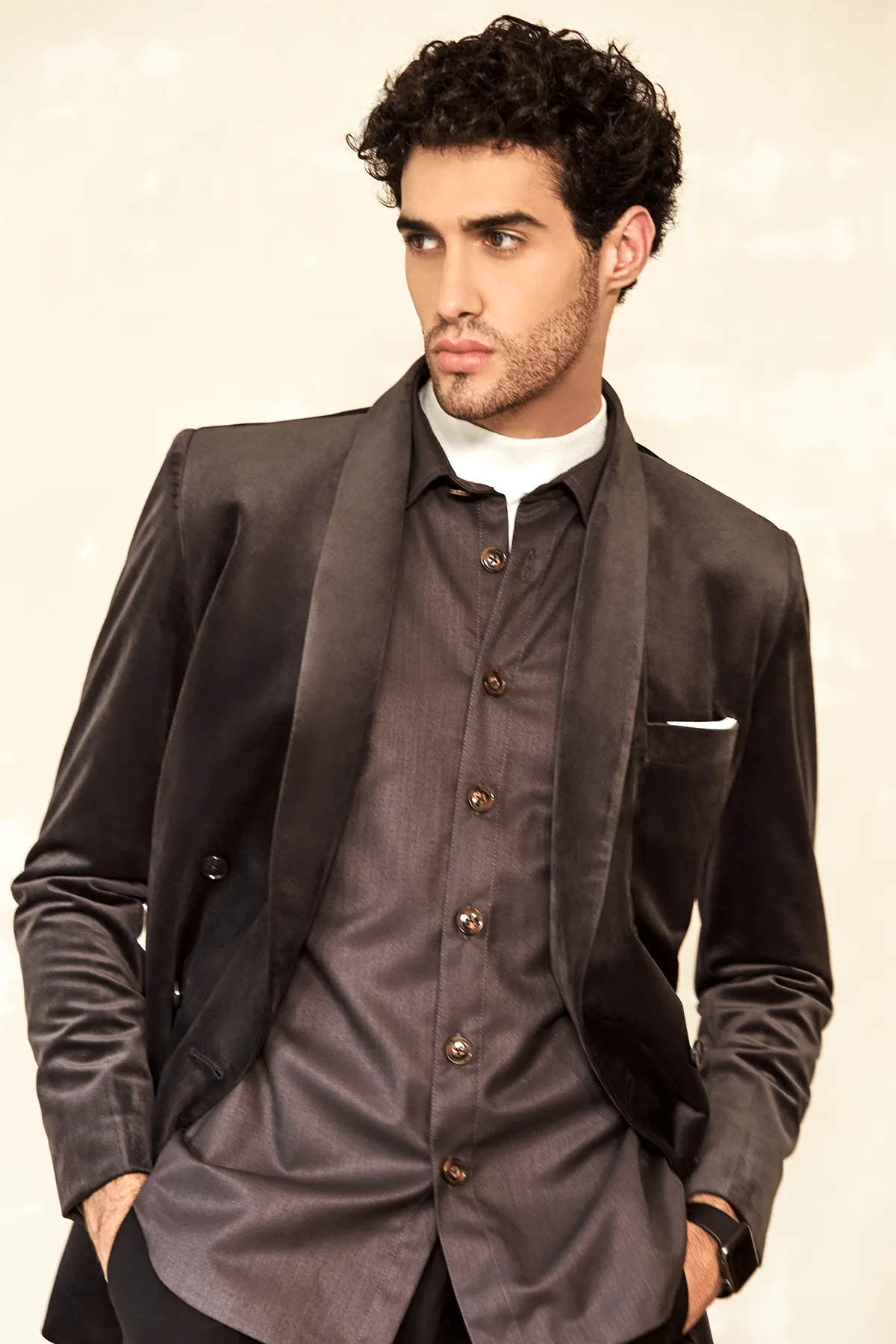 Breasted jacket and Bandi Shirt with Off-White Turtleneck and Trousers