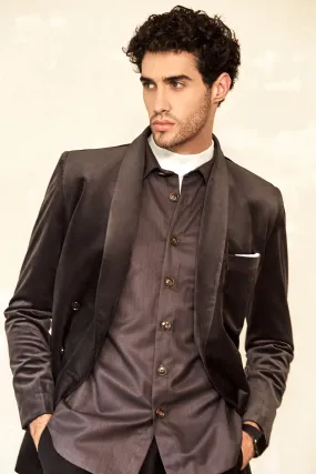 Breasted jacket and Bandi Shirt with Off-White Turtleneck and Trousers