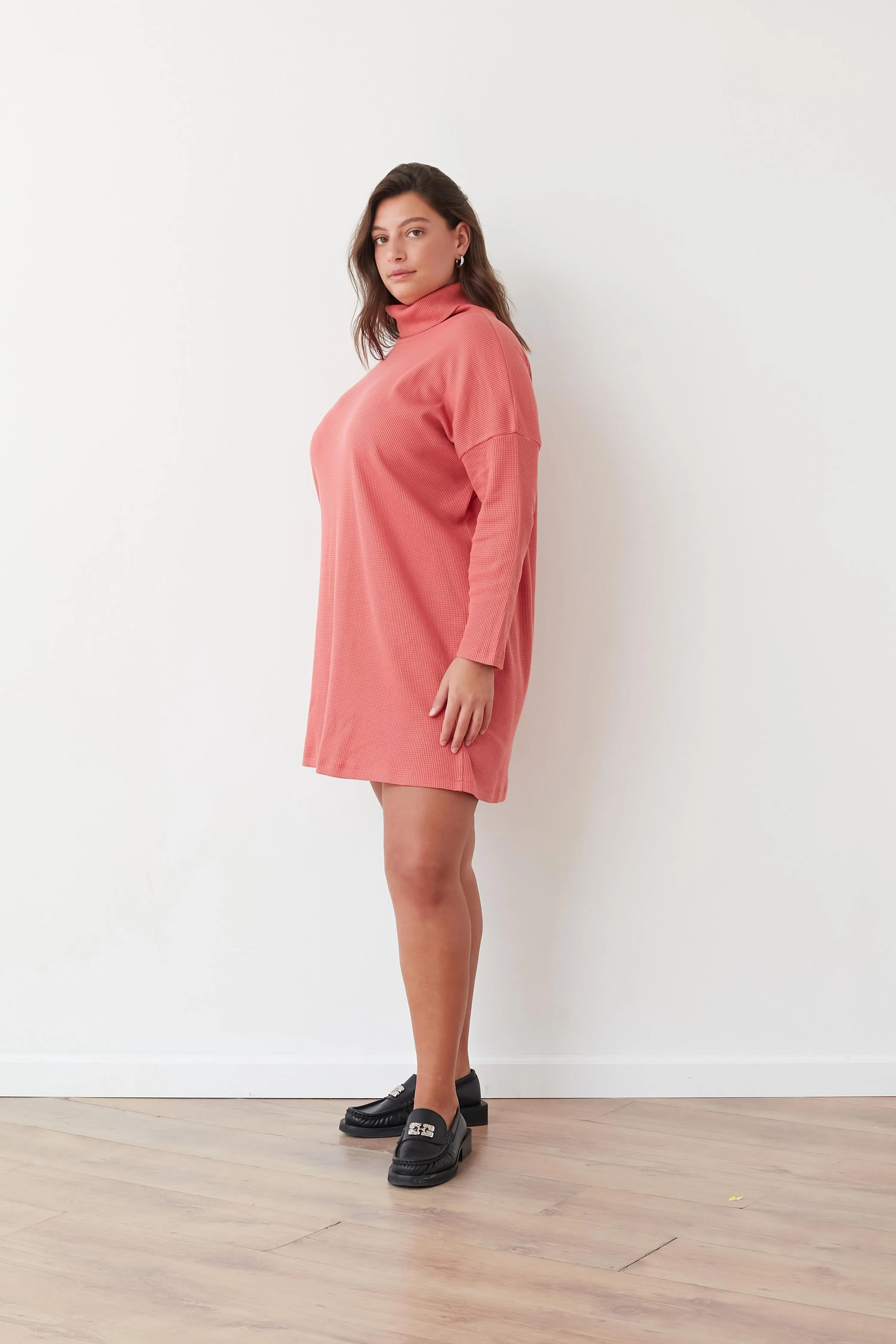 CLOCK SQ DRESS CORAL