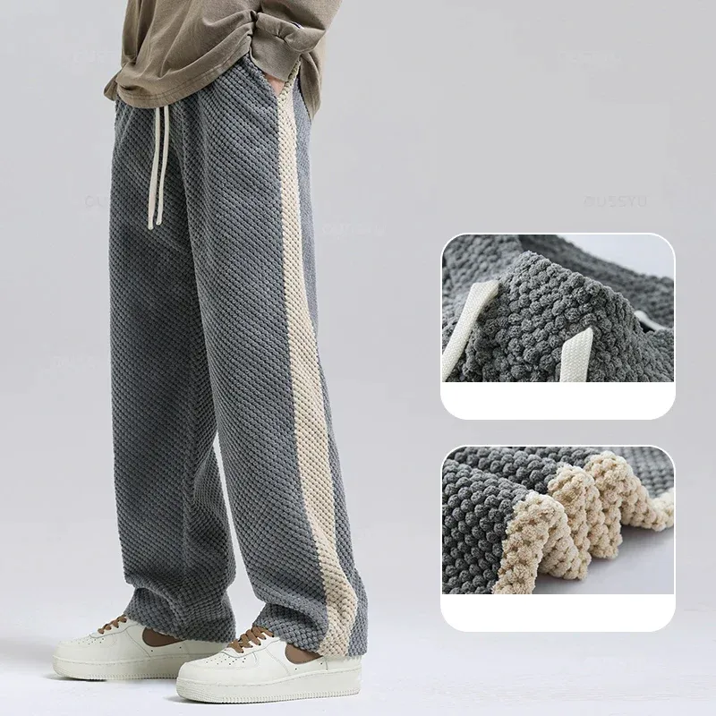 Embossed corduroy jogging pants