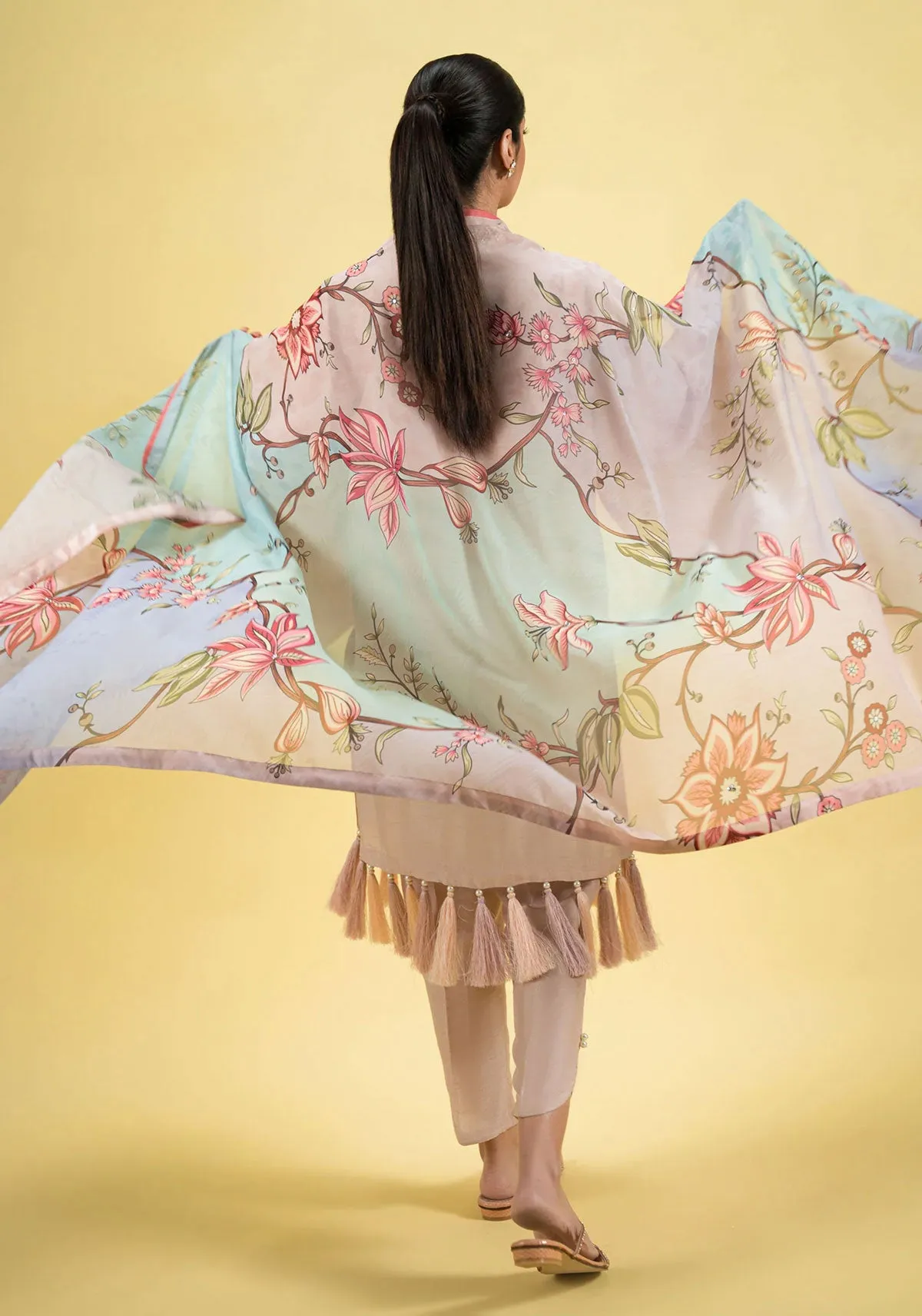 Flowy Charm