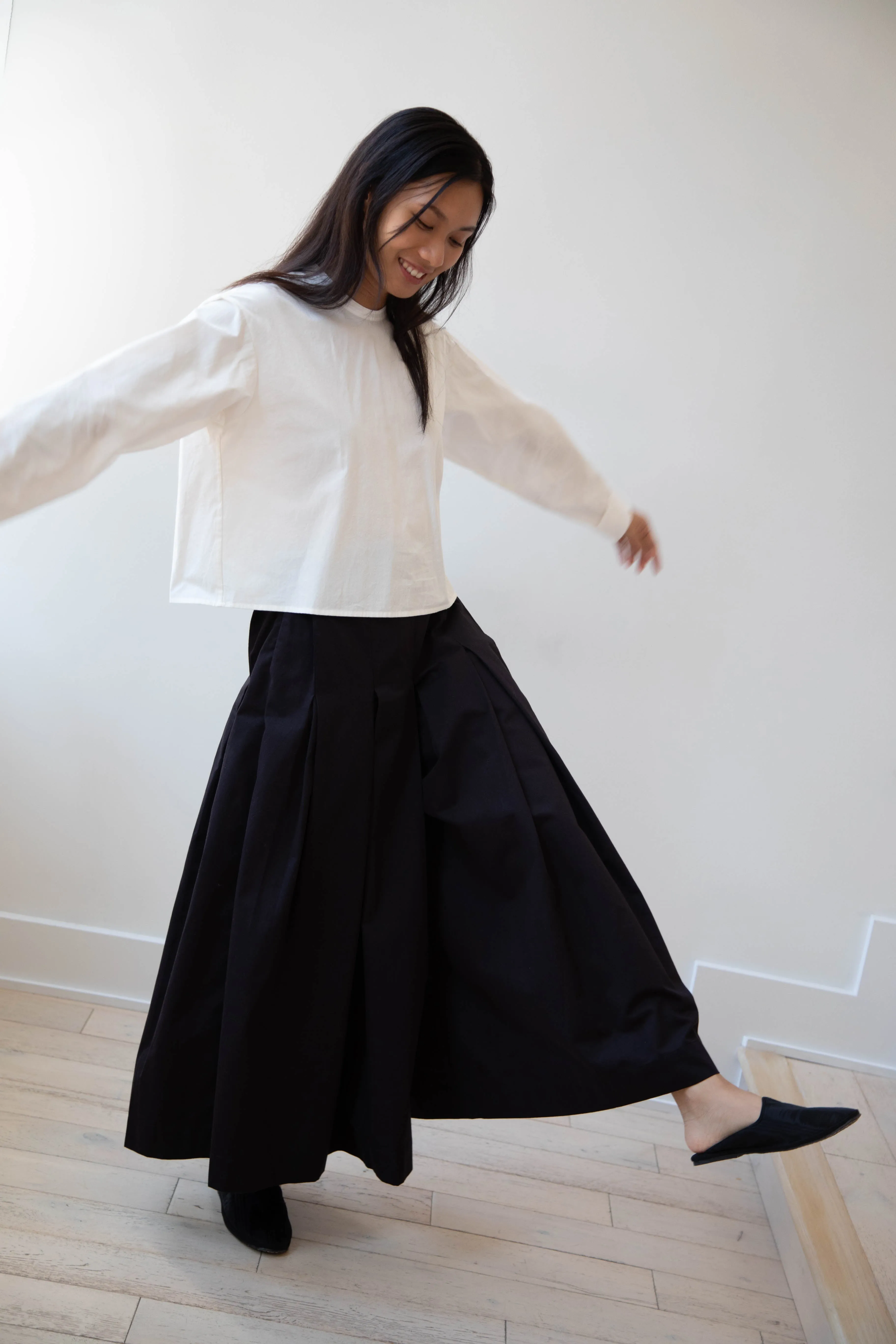 Unisecon | Rayna Pants in Black